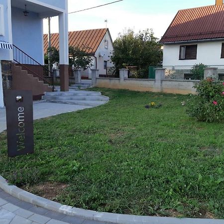 Apartment Upper Town Gospic Exterior photo