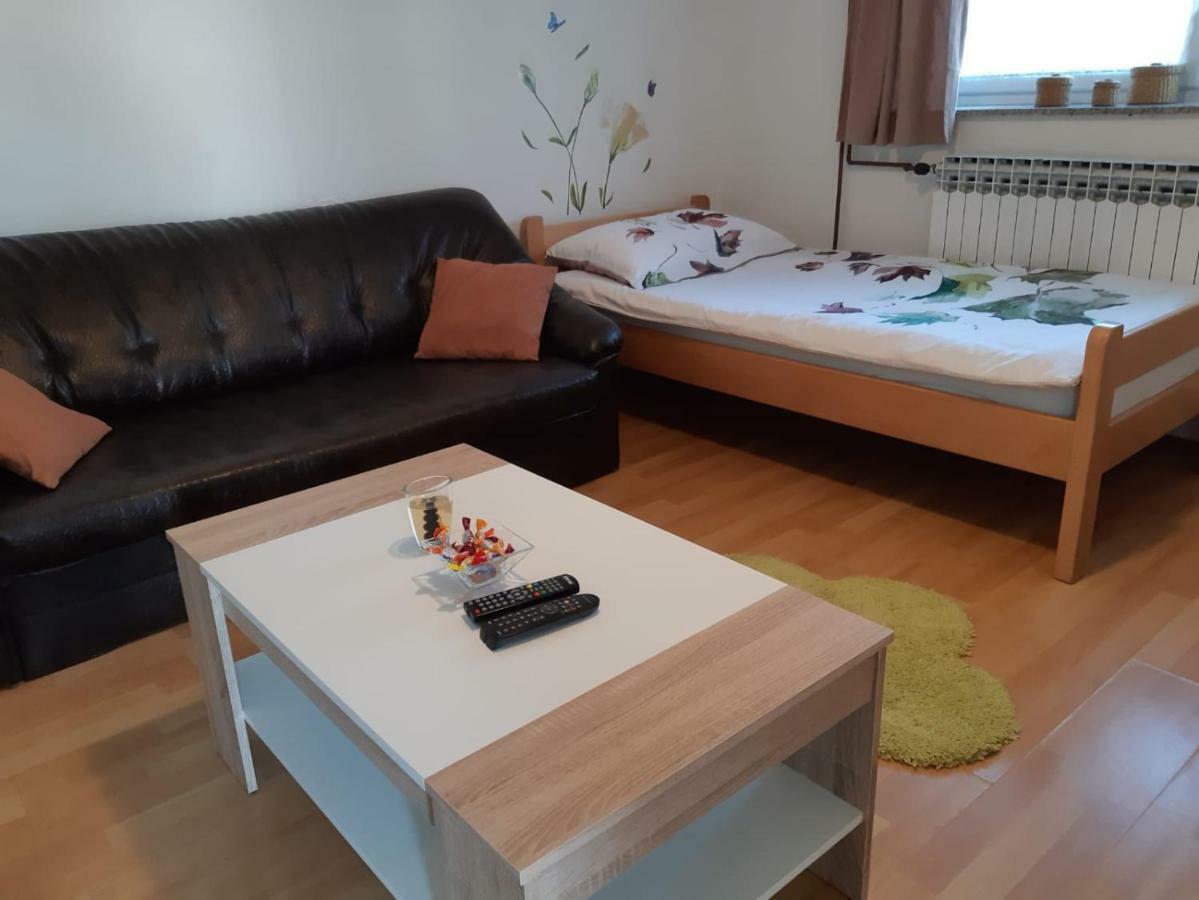 Apartment Upper Town Gospic Exterior photo