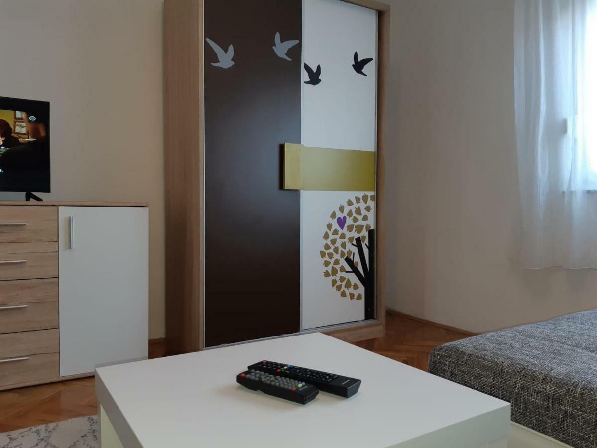Apartment Upper Town Gospic Exterior photo